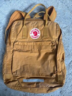 Fjallraven Kanken Backpack in Caramel Brown